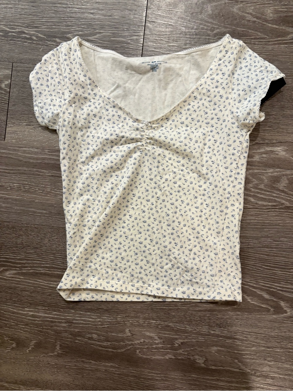 Brandy Melville Cream Short Sleeve Floral V-Neck Top